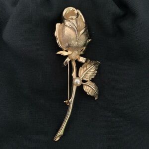 Vintage Brooch Signed Brooks Rose With Faux Pearl